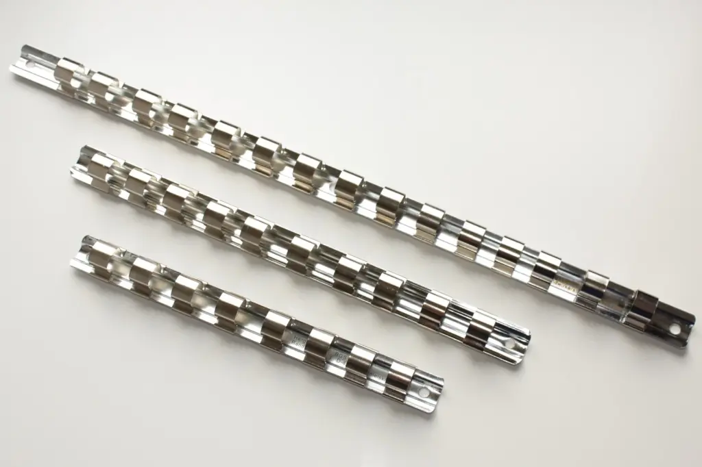 BGS-Aufsteckschiene mit 7 Clips x 200mm 